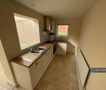 2 bedroom end of terrace house to rent - Photo 4