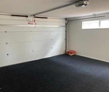 MANUREWA, 5 BEDROOMS - Photo 3