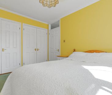 3 bedroom end of terrace house to rent - Photo 3