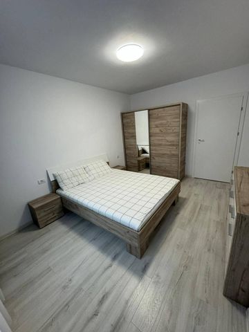 Inchiriere Apartament 2 Camere open space Platinum cu parcare subterana zona Coresi - Photo 4