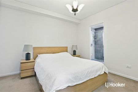 Beautiful 2 Bedroom Apartment with Dual Balconies - Photo 5