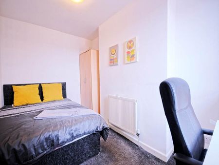 4 bedroom house share to rent - Photo 3