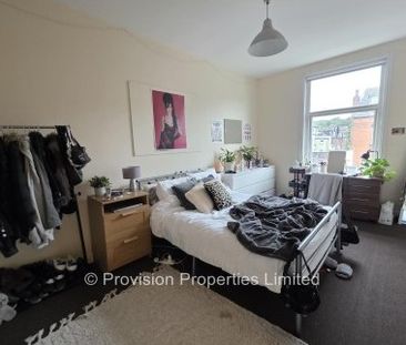 7 Bedroom Brudenell Avenue Hyde Park - Photo 4