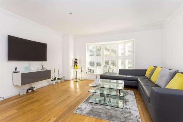 Turpins Lane, Woodford Green, Essex, IG8 - Photo 1