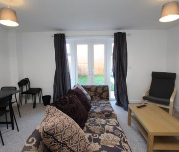 6 bedroom terraced house to rent - Photo 3