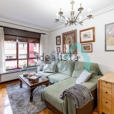 Alquiler de piso en Calle Don Víctor Quintanar - Photo 1