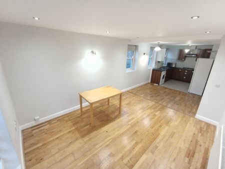 3 Bed Flat, Talbot Road, N15 - Photo 3