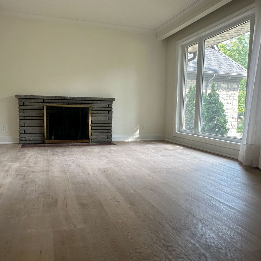 For Lease - 425 Maple Grove Drive, Oakville, Ontario - Photo 1