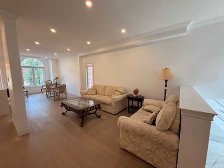 For Lease - 2 Mary Gapper Crescent Unit# 7, Richmond Hill, Ontario - Photo 2
