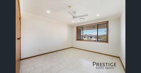 Spacious Family Residence! - Photo 5