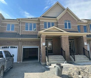 For Lease - 73 Air Dancer Crescent, Oshawa, Ontario - Photo 4