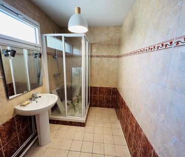 Location Appartement 3 pièces 69m² MACON 71000 - Photo 4