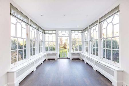 Pembroke Villas, The Green, Richmond, Surrey, TW9 1QF - Photo 2