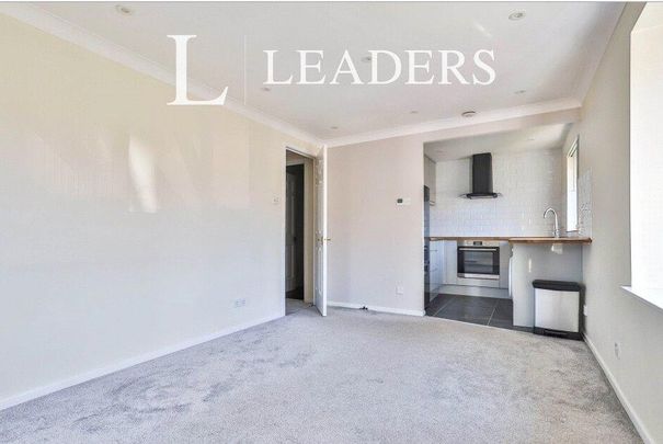 1 bedroom flat to rent - Photo 1