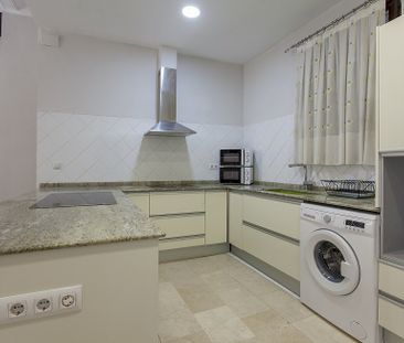 Bright double room with a balcony in Valencia - Photo 4
