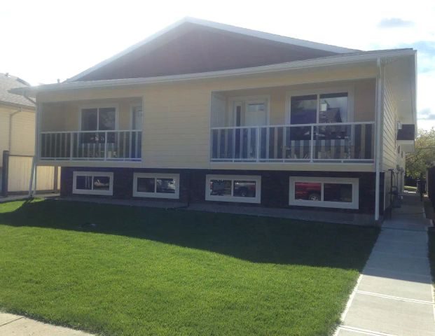 Upgraded Executive Style Fourplex — 2 Bedrooms Fourplex - Photo 1