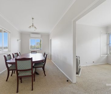 Spacious Family Home with Separate Bungalow on One Acre - Photo 2