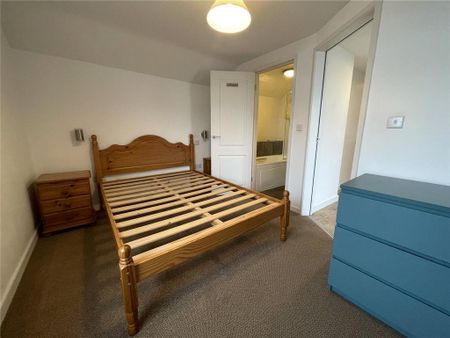 3 bedroom apartment to rent - Photo 5