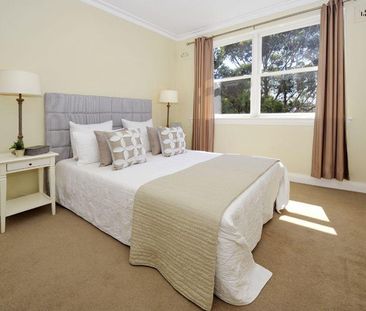 Two Bedroom Apartment & Separate Study - Photo 4