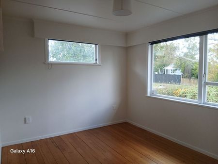 Tidy family home - available now. - Photo 3