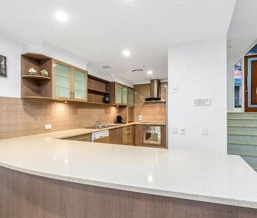 $1,900 per week / $7,600 Bond - Photo 6