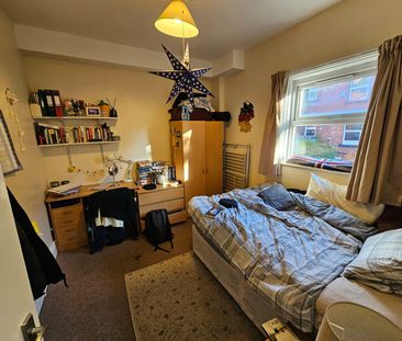 6 Bed - 13 Newport Mount, Headingley, Leeds - LS6 3DB - Student - Photo 4