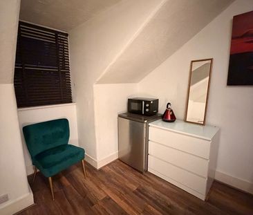 Room in a Shared House, Preston Road, BN1 - Photo 3