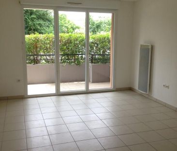 location Appartement T2 DE 42.99m² À ROQUETTES - Photo 3