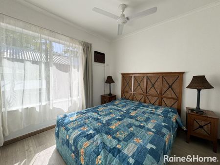 2 BEDROOM : 1 BATHROOM : FULLY FURNISHED : POOL - Photo 4