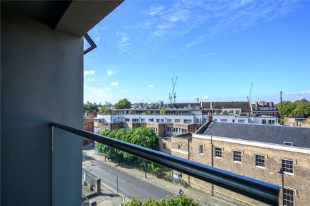 Spacious two bedroom apartment views stretching across the City. - Photo 5