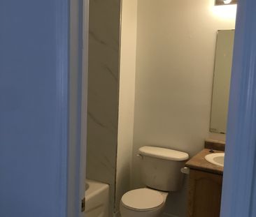 For Lease - 13 Turtledove Grove, Toronto, Ontario - Photo 5