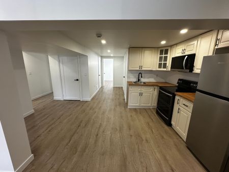 For Lease - 35 Karen Crescent Unit# Lower, Hamilton, Ontario - Photo 2