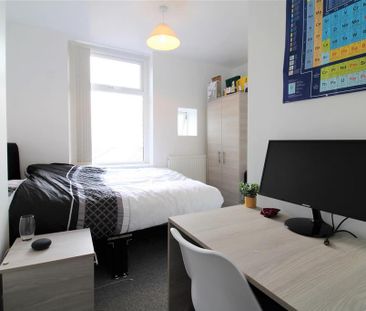 5 bedroom private hall to rent - Photo 1