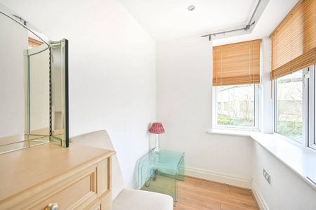 3 bedroom flat to rent - Photo 3