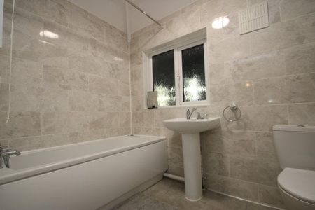 Broadcoombe, South Croydon, Property for rent - Photo 4