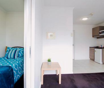 Large 1 Bedroom - Photo 1