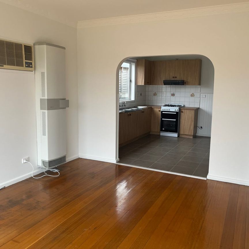 Family home in the heart of Bell Park - Photo 1