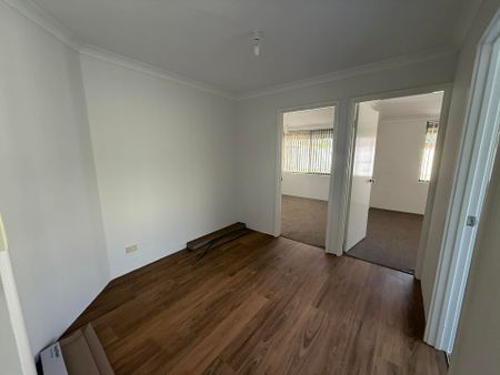 Available Now for Immediate Move in &excl;&excl; - Photo 4