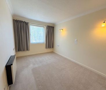 1 bedroom retirement property to rent - Photo 3
