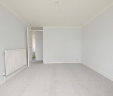 2 bedroom maisonette to rent - Photo 2