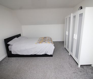 2 Bedroom Semi-Detached Dormer Bungalow - Photo 4