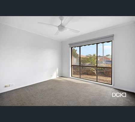 11 Howell Crescent, Kangaroo Flat, Vic 3555 - Photo 5