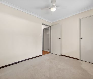 WELL-PRESENTED AND CONVENIENT TWO-BEDROOM VILLA - Photo 2