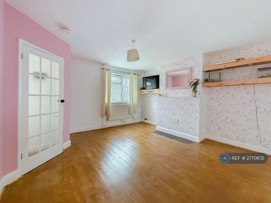 2 bedroom semi-detached house to rent - Photo 1