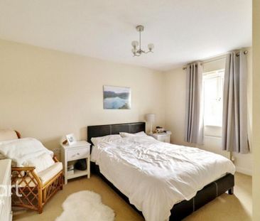 4 bedroom detached house to rent - Photo 4