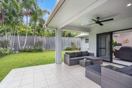 Fully Furnished & Self-Contained 4 Bedroom Home - Quiet Cul-De-Sac Living - Photo 4