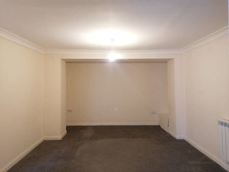 High Street, Spalding, Holbeach - Photo 3