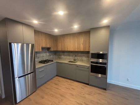 Top Floor Condo at Holland 2 - Photo 3