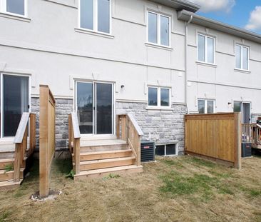 For Lease - 24 Prospect Way, Whitby, Ontario - Photo 4