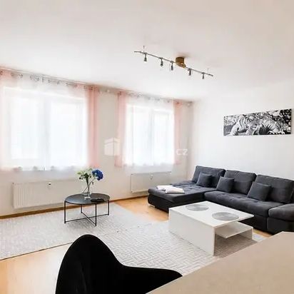 Krásný světlý byt 2+kk ve druhém patře novostavby v Dolních Chabrech - Photo 1